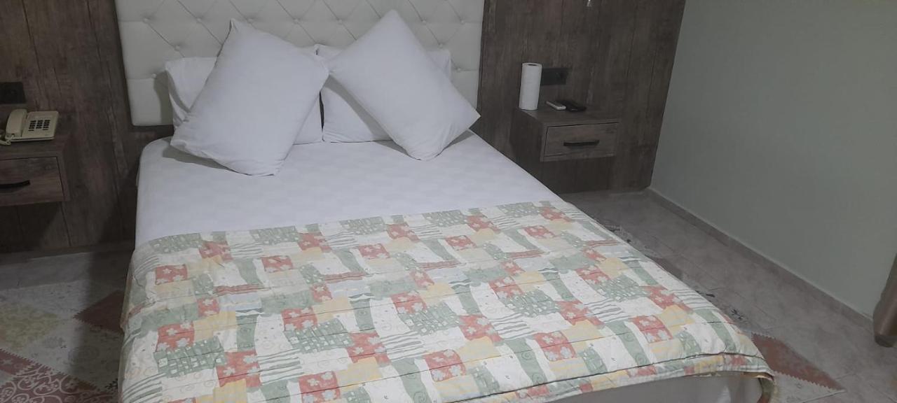 Hotel Villa Granada อันตัลยา ภายนอก รูปภาพ