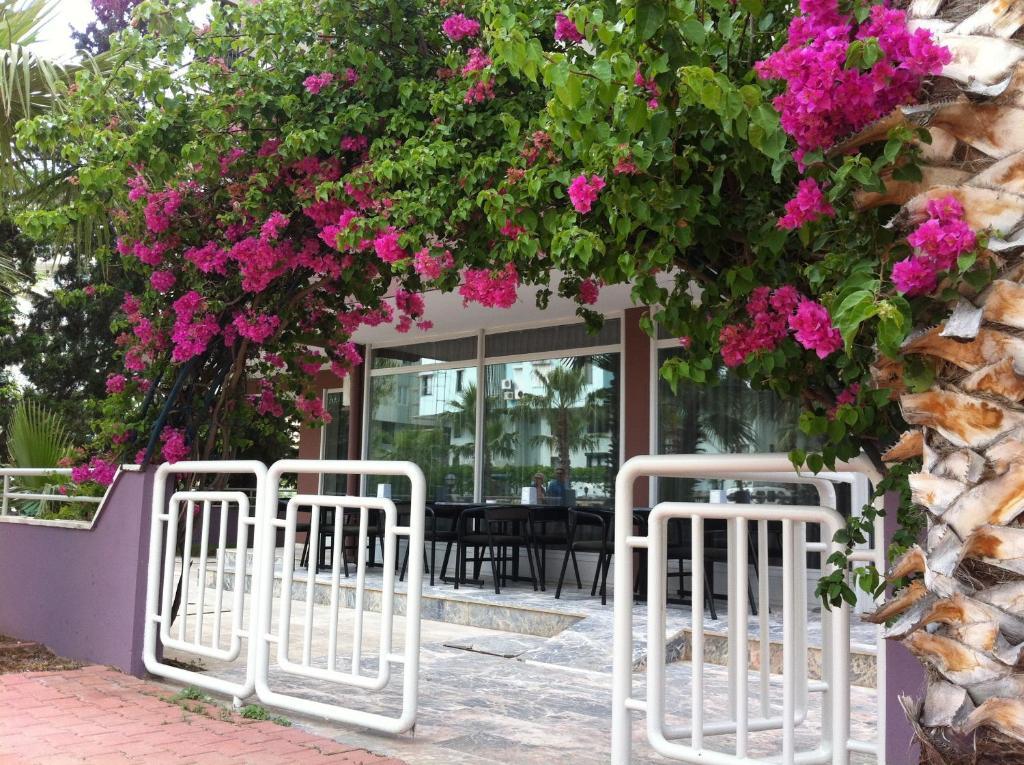 Hotel Villa Granada อันตัลยา ภายนอก รูปภาพ
